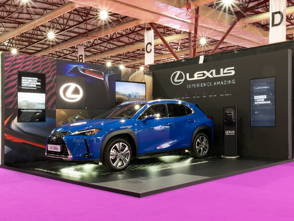 Stand de ativação Lexus